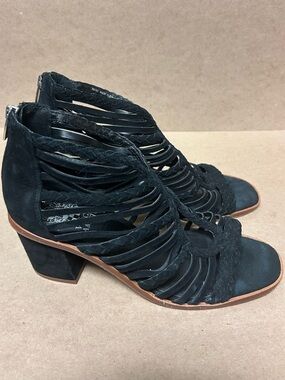 Vince Camuto Black Strappy Block Heel Sandals Size 9M